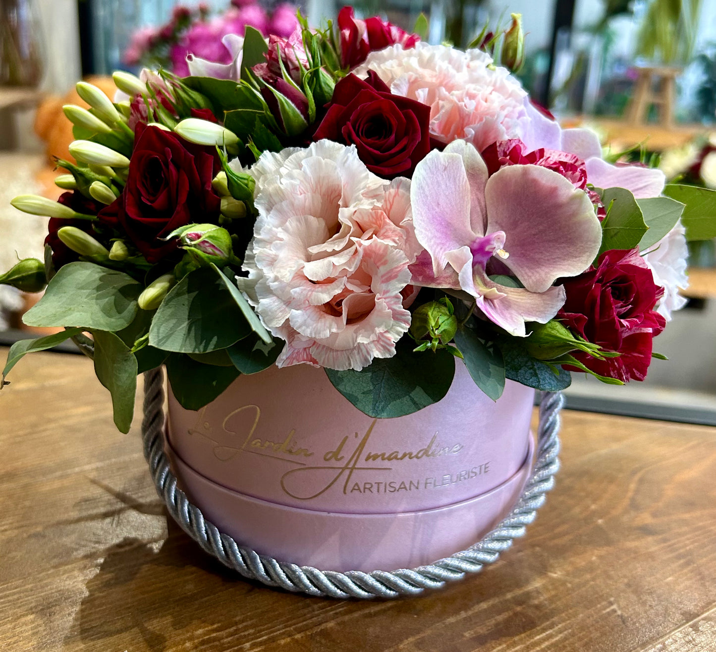 Boîte fleuri Explosion d'Amour (taille M)