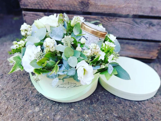 Boîte fleuri Vert Délicat (taille M)