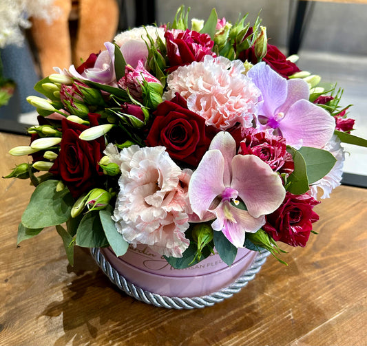 Boîte fleuri Explosion d'Amour (taille M)